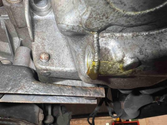 VW up oil sump crack
